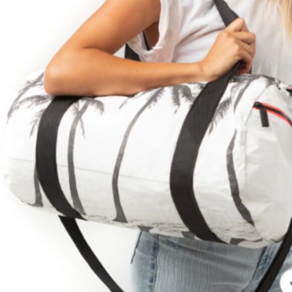 Aloha Collection  Duffle Kalapana by Samudra NWT - Picture 4 of 5